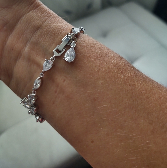 Faux diamond silver bracelet - Picture 3 of 4